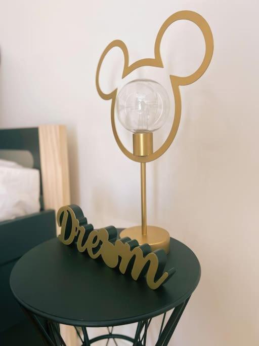 Cosy Penthouse - Large Balconies With Views - 5Min Disneyland เซร์ริส ภายนอก รูปภาพ